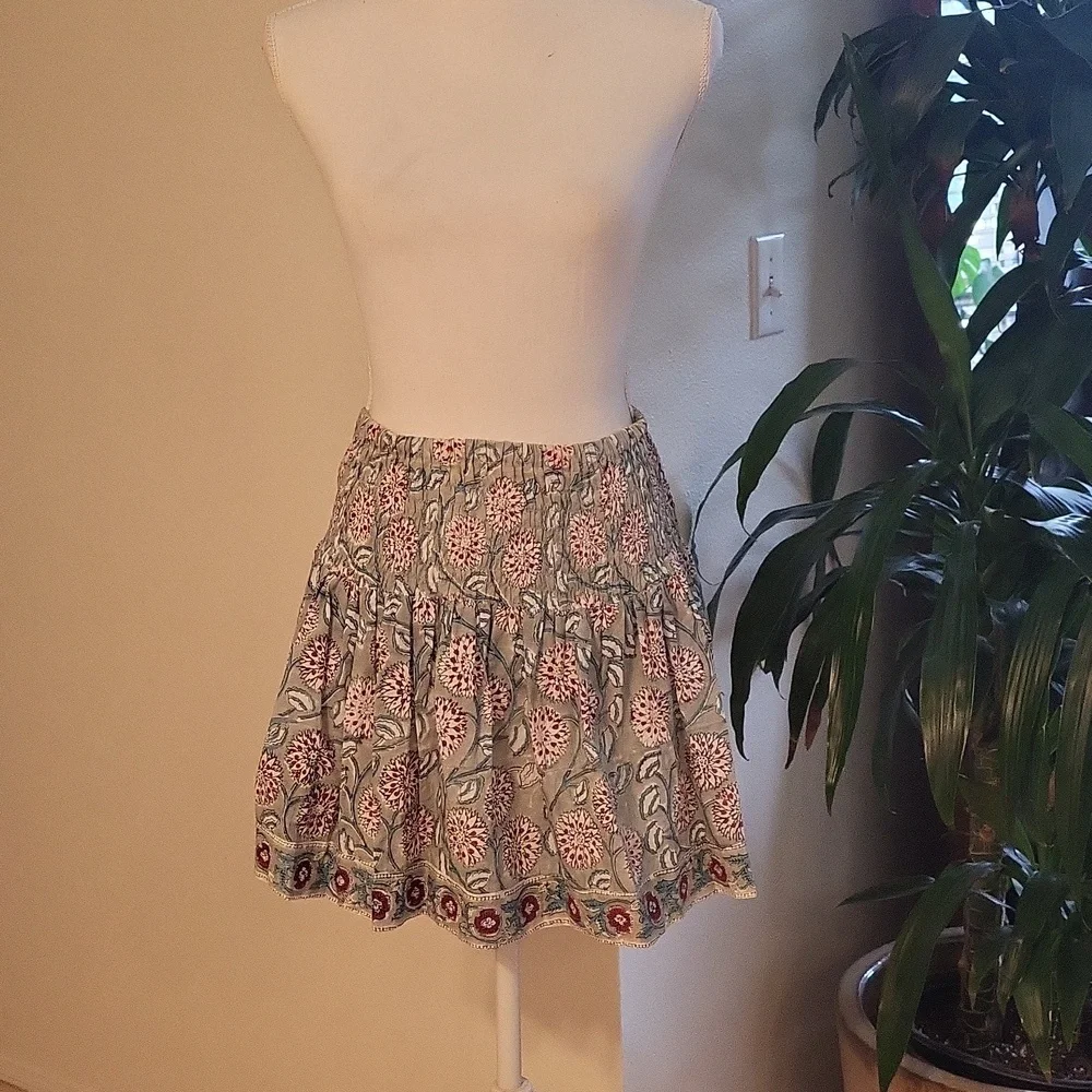 Modern Soul Floral Mini Skirt - Gray and Pink - Picture 2 of 8